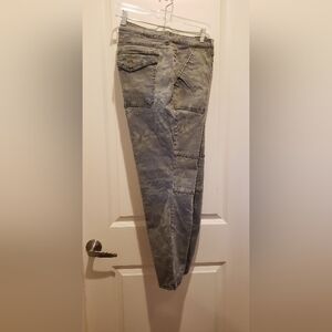 Ava Via Womens Distressed Camo Green Jeggings